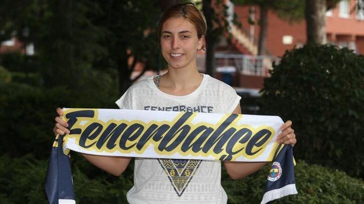 Ayşe Cora Fenerbahçe'de