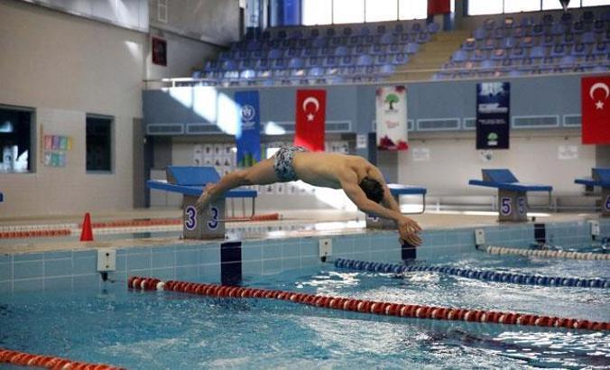 Denizi olmayan Gaziantep'te 36 milli yüzücü var