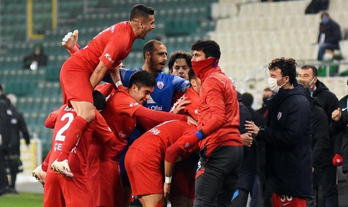 İlk 6 yarışına tutunan Altınordu'nun konuğu Boluspor