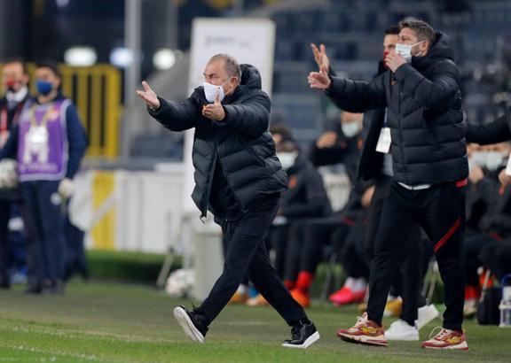 Fenerbahçe - Galatasaray son dakika! Fatih Terim'den 2 isme kesik