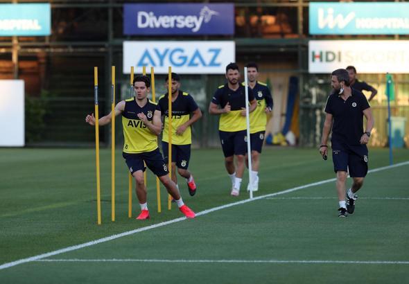 Fenerbahçe'de 3 günlük tatil bitti, idman başladı