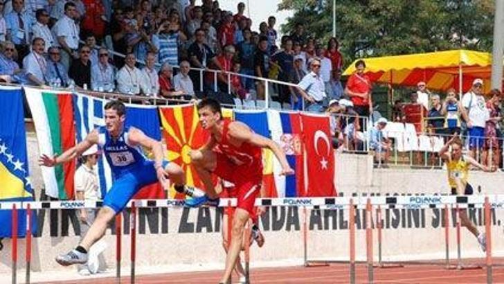 Atletizmde madalya yağmuru