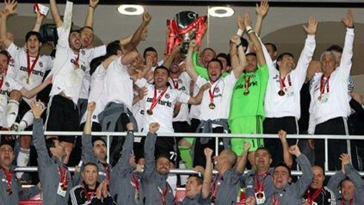 Beşiktaş kupayı iade ediyor