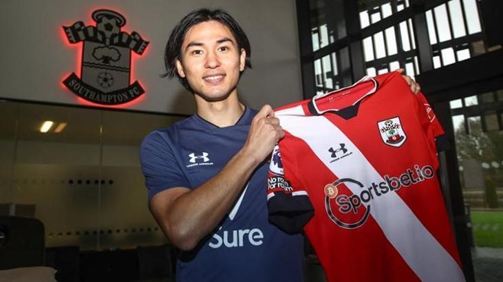 Minamino Southampton formasını giydi