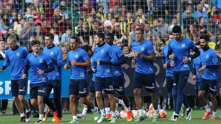 Gazetecilere futbol dersi