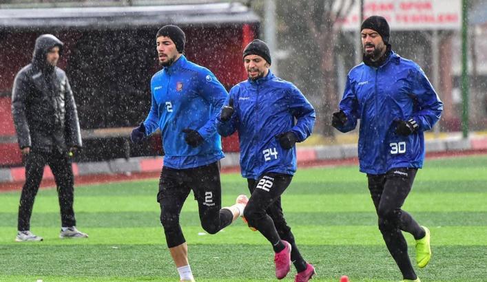 Uşakspor, 2. yarıya kötü başladı