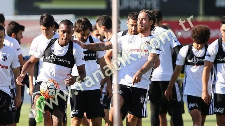 Beşiktaş'ta Jose Sosa yine idmana çıkmadı