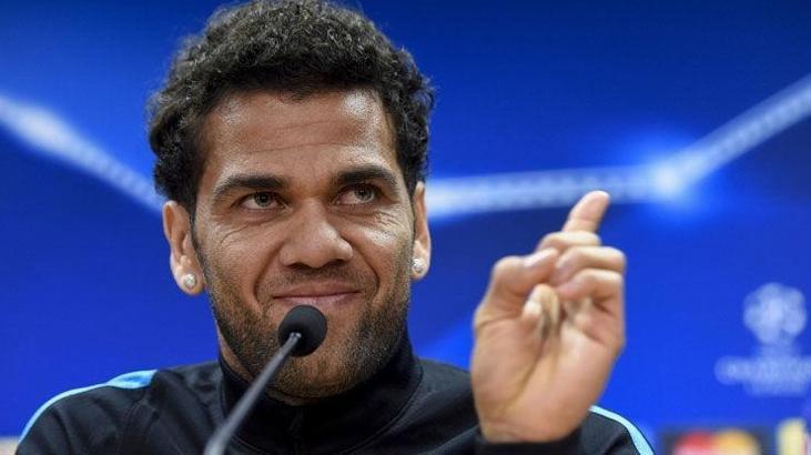 Juventus Dani Alves'i açıkladı