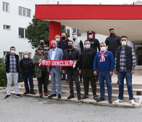 Antalyaspor'da Mustafa Yılmaz, taraftarlarla bir araya geldi