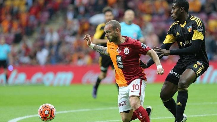Everton'dan Sneijder hamlesi