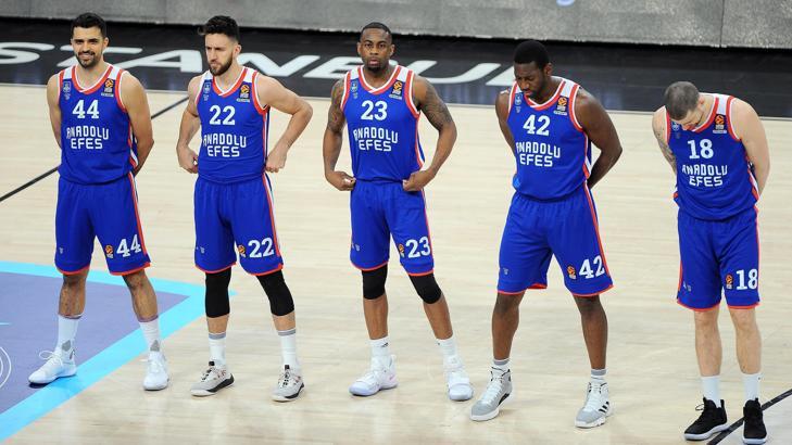 Anadolu Efes ilk peşinde