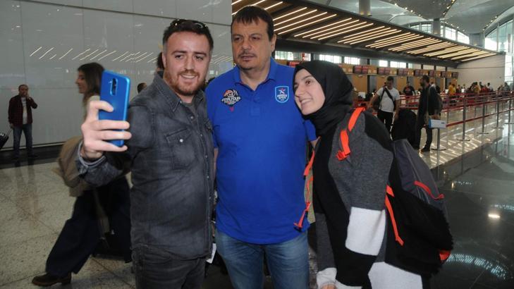 Anadolu Efes, THY Avrupa Ligi Dörtlü Final'i için İspanya'ya gitti