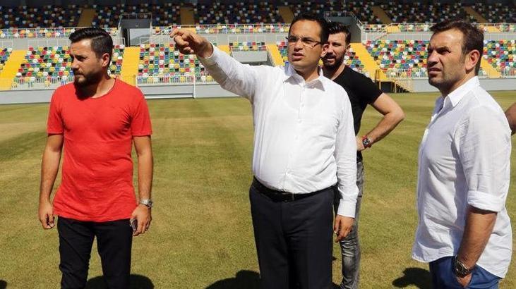 Okan Buruk, Yeni Bornova Stadı'nı beğendi