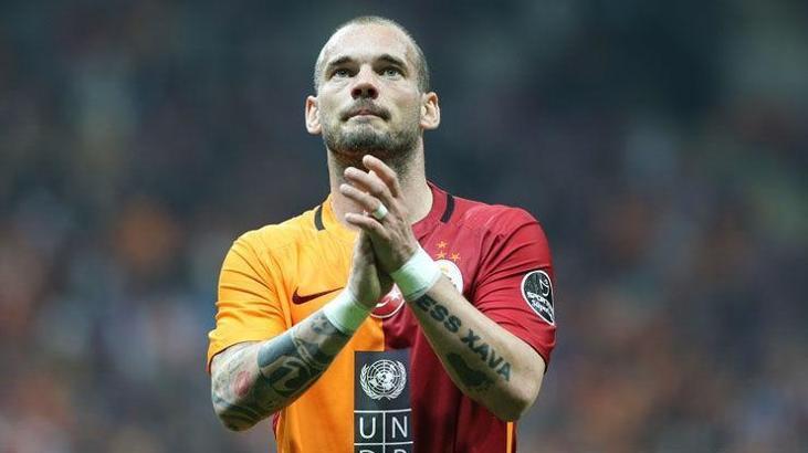 Sneijder'de kritik gün!