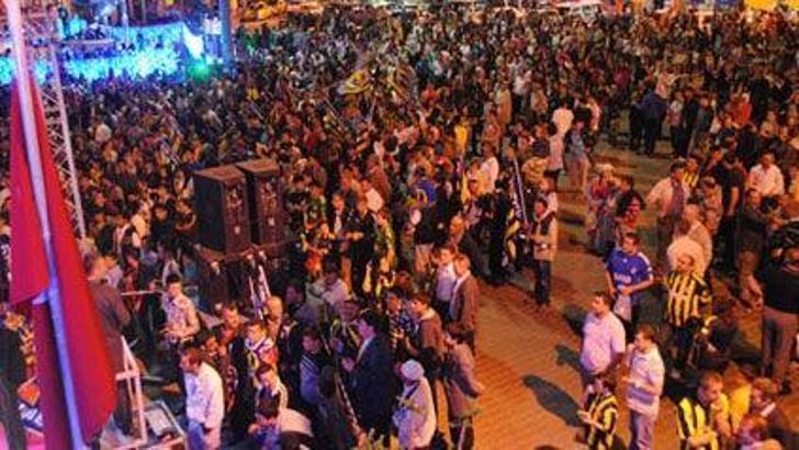 10 bin kişi kutladı