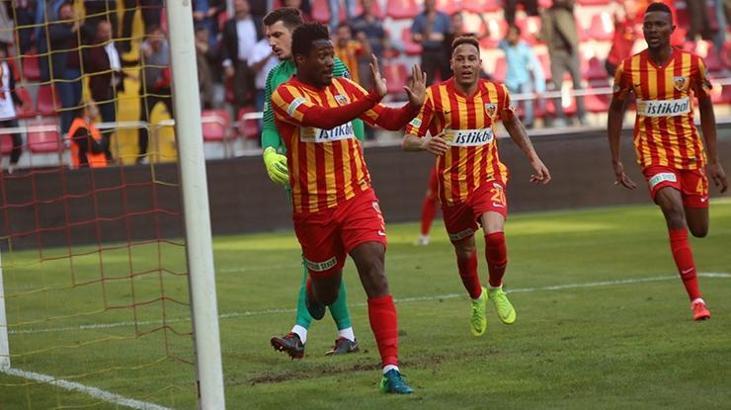 Asamoah, gollerine antrenmanda da devam etti