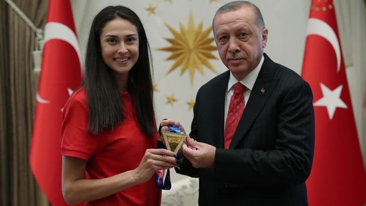Cumhurbaşkanı Recep Tayyip Erdoğan'dan İrem Yaman'a tebrik