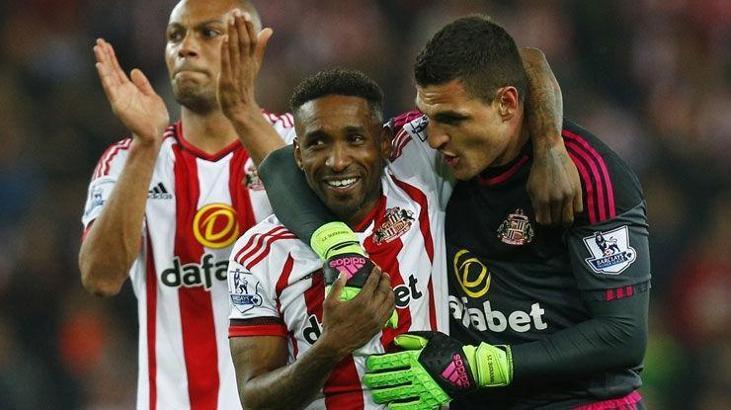 Sunderland'den Defoe'ya yeni sözleşme