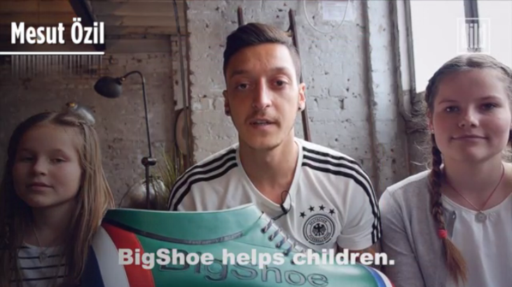 Mesut Özil ve Pogba'dan alkışlanacak hareket!