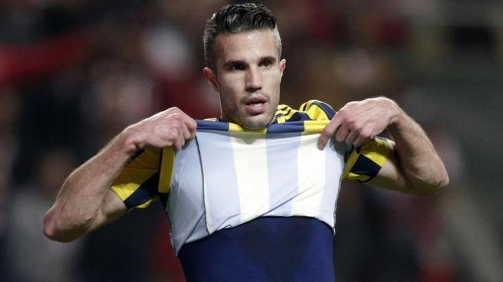 Van Persie el yaktı