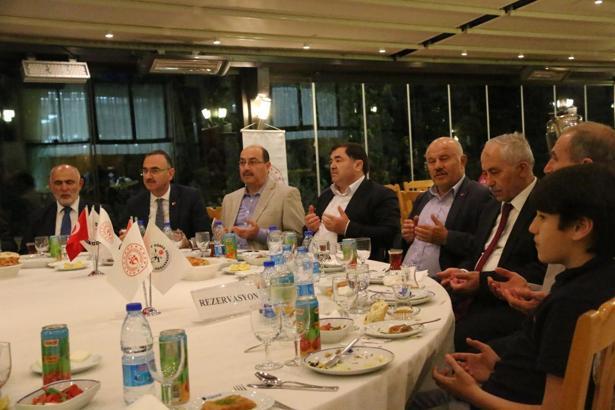Güreş camiası iftarda buluştu