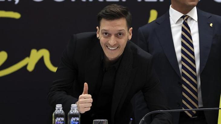 Mesut Özil Fenerbahçe'ye tarihi imzayı attı!