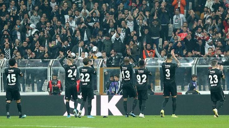 Kara Kartal sahaya iniyor