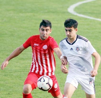 Antalyaspor 2 genç oyuncusunu kiraladı
