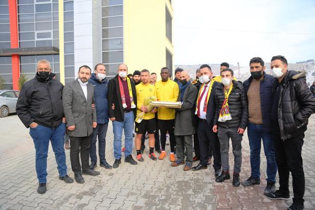 Yeni Malatyaspor haberi: Taraftarlardan Başkan Adil Gevrek'e tepki