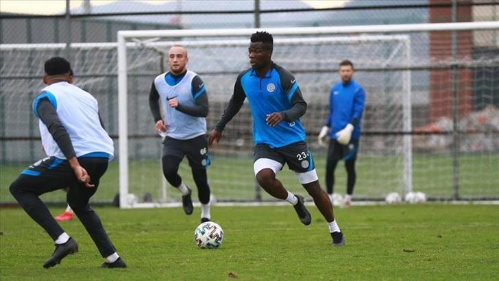 Rizespor, Fenerbahçe maçı hazırlıklarını 13 eksikle sürdürdü