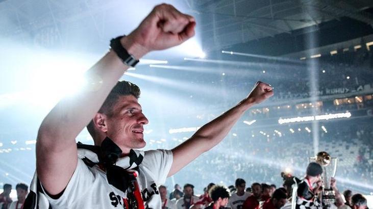 Bierhoff'tan Mario Gomez'e övgü