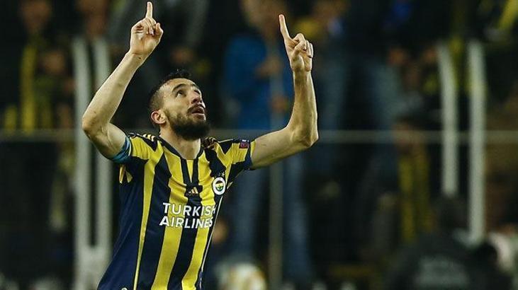 Mehmet Topal, Fenerbahçe'de kalıyor!