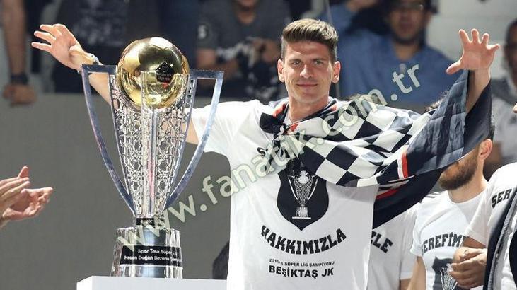 Mario Gomez: Bir yıl daha kalırım