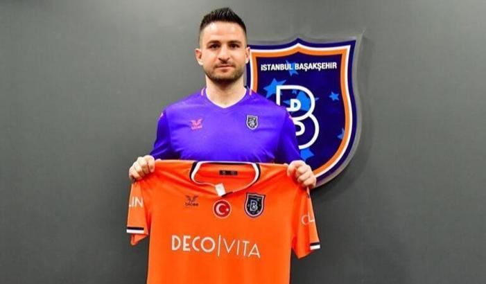Başakşehir, Ömer Ali Şahiner ve Junior Fernandes'in lisansını çıkardı