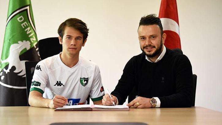 Denizlispor 3 genç futbolcuyu profesyonel yaptı