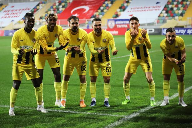 Menemen 7 maç sonra 3 puan kazandı