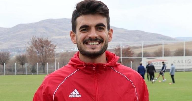 Fatih Aksoy nereli, kaç yaşında? Fatih Aksoy hangi takımlarda oynadı? 2021'de hangi takımda oynuyor ve maaşı ne kadar?