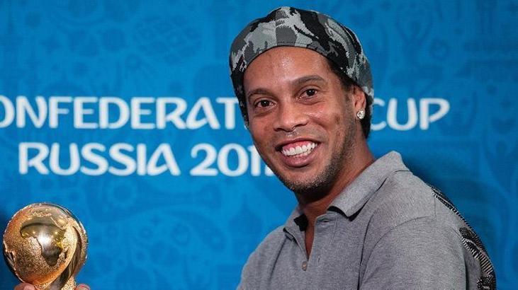 Ronaldinho koptu geliyor