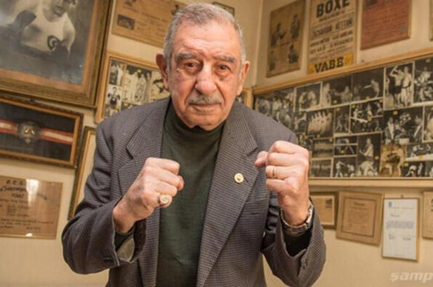 Milli Boksör Garbis Zakaryan ölümünün 1. yıldönümünde kabri başında anıldı