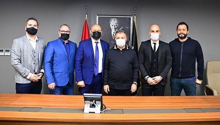 Başkan Ahmet Nur Çebi'ye Slovakya'dan ziyaret