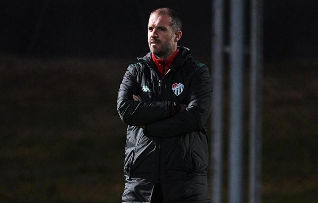 Bursasporlu futbolculara aile izni verildi