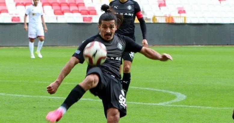 Altay'da bir formaya iki aday