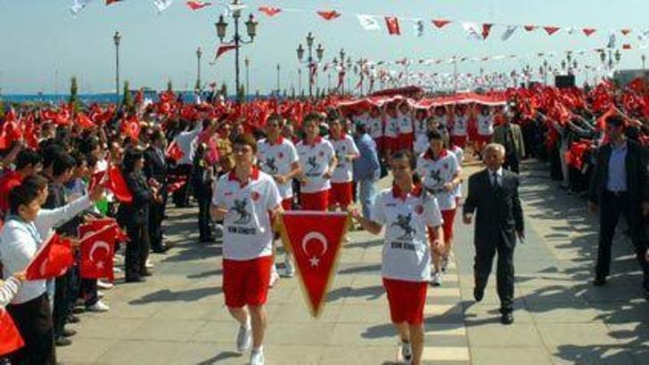 ''Sevgi Bayrağı'' Ankara yolunda