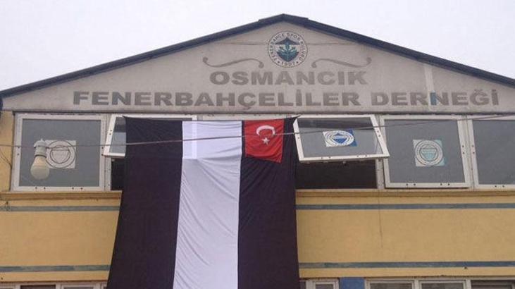 Osmancık Fenerbahçeliler Derneği'ne Beşiktaş bayrağı asıldı
