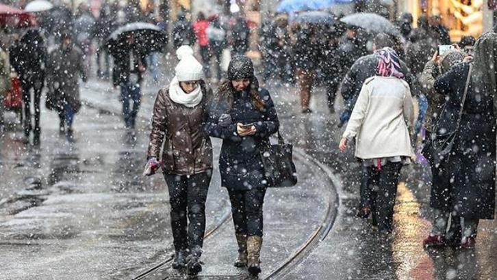Meteoroloji uyardı: İstanbul'a kar geliyor