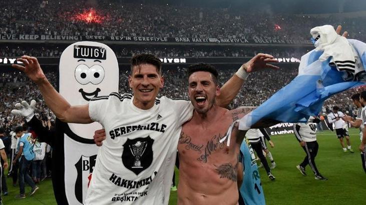 Mario Gomez Fiorentina ile buluşuyor