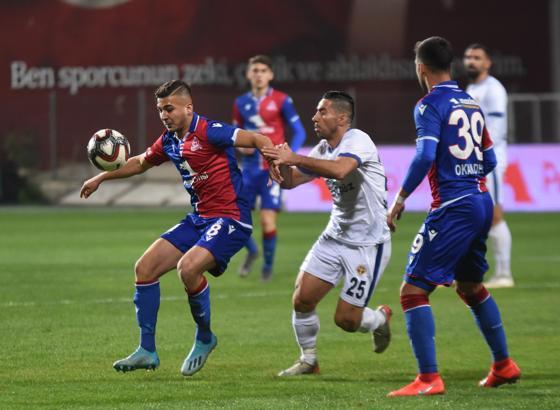 Altınordu derbide Menemenspor'a karşı