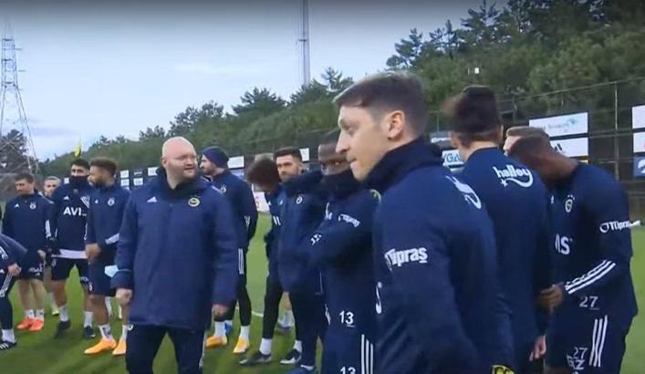 Fenerbahçe'de Mesut Özil ilk idmanına çıktı! İşte ilk sözleri