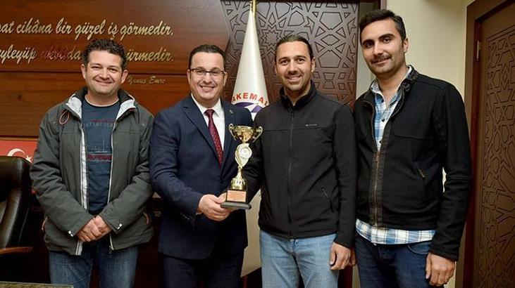 Paraşütçülerin hedefi milli takım