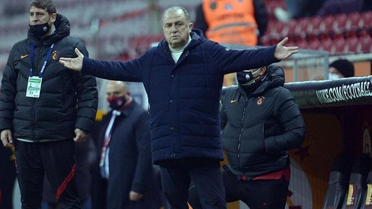 Fatih Terim: Müthiş bir Arda Turan izliyorum! Başka görevleri de yapabilir!